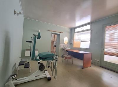 Local d'activités - 76 m² - 5 pièces