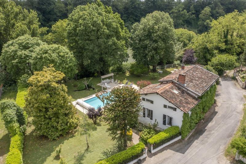 Maison - 175 m² - 9 pièces