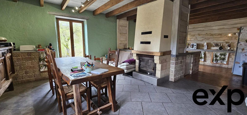 Maison - 240 m² - 6 pièces