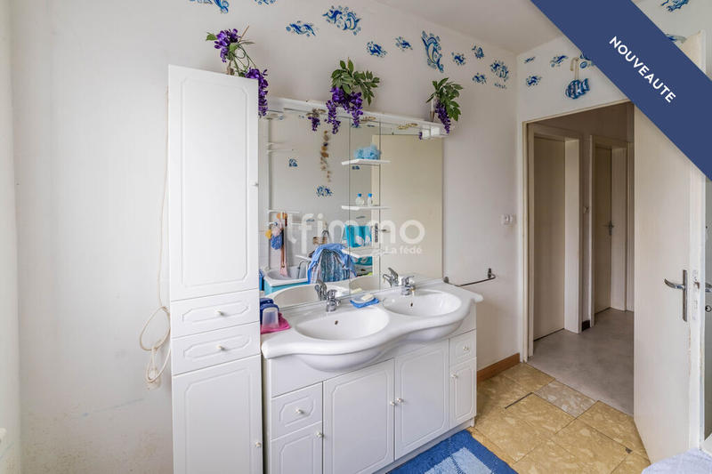 Maison - 180 m² - 7 pièces