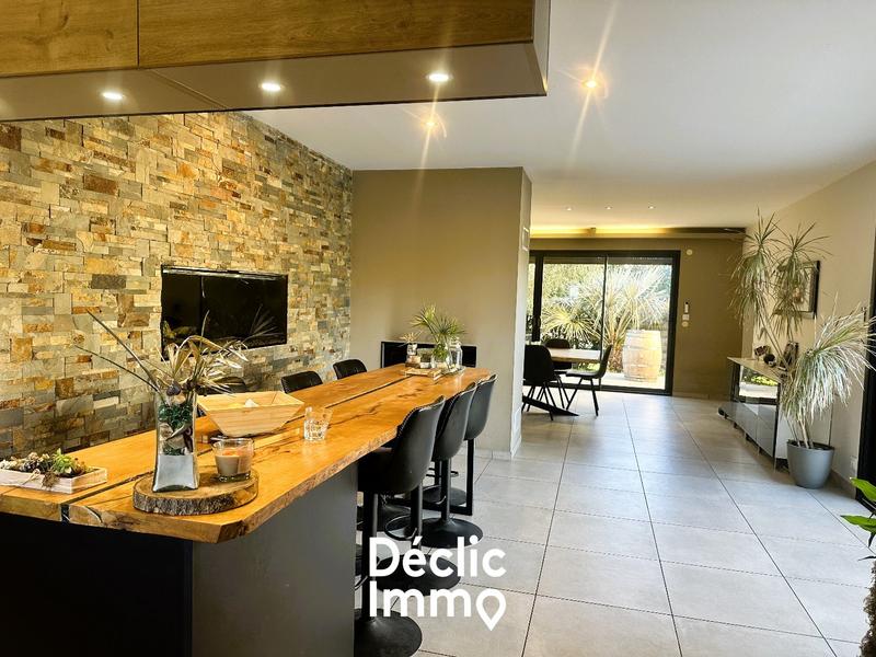 Maison - 166 m² - 6 pièces