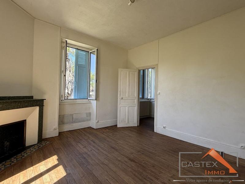 Maison - 253 m² - 10 pièces