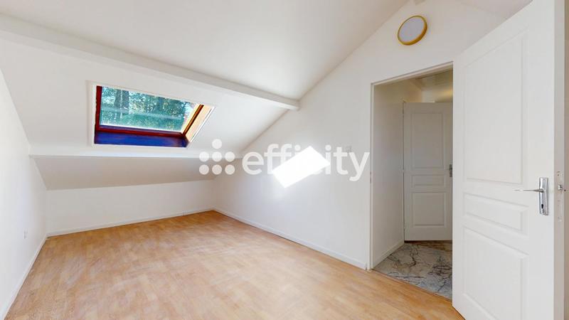 Maison - 120 m² - 7 pièces