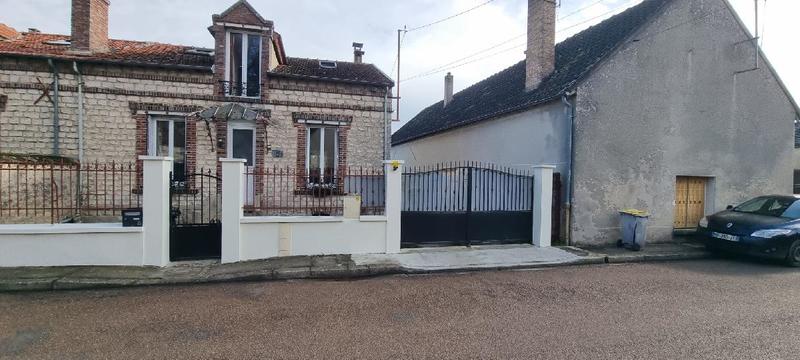 Maison - 92 m² - 4 pièces