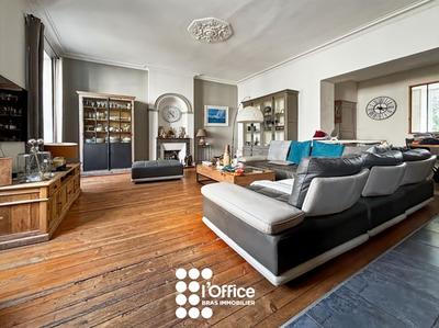 Maison de maîtres - 261 m² - 7 pièces