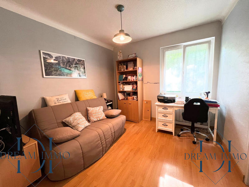 Maison - 207 m² - 7 pièces