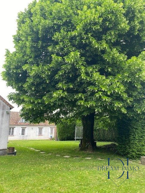 Maison - 270 m² - 10 pièces