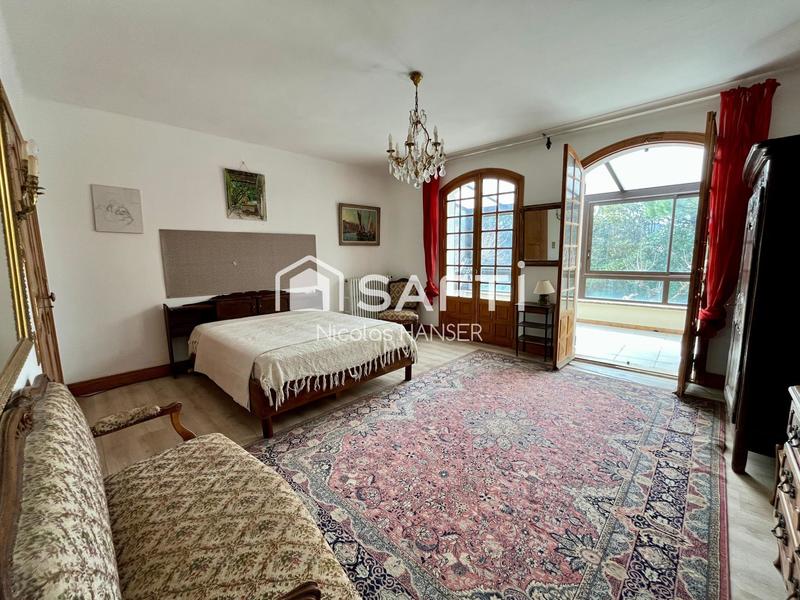 Maison - 281 m² - 8 pièces