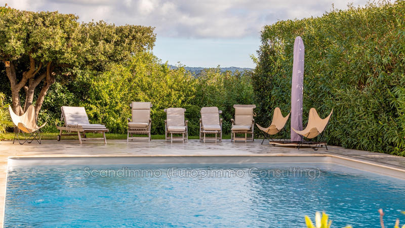 Maison - 180 m² - 5 pièces