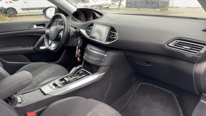 Peugeot 308 II 1.5 BlueHDi 130 Eat8 Allure Pack