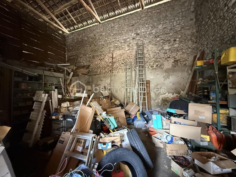 Entrepôt - 194 m² - 1 pièce