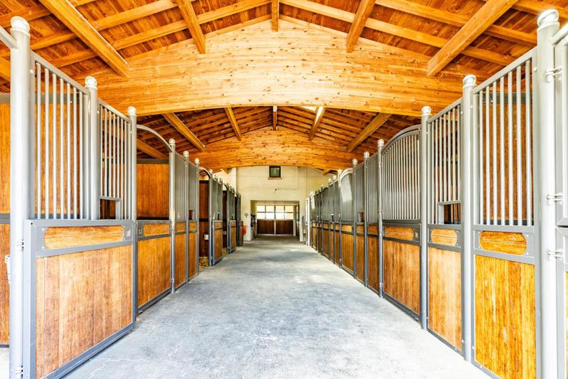 Propriété - 424 m² - 10 pièces