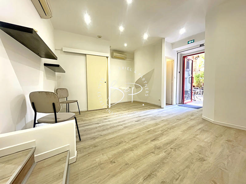 Local commercial - 54 m² - 3 pièces