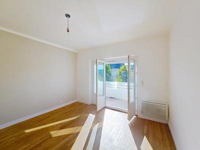 Appartement - 110 m² - 6 pièces