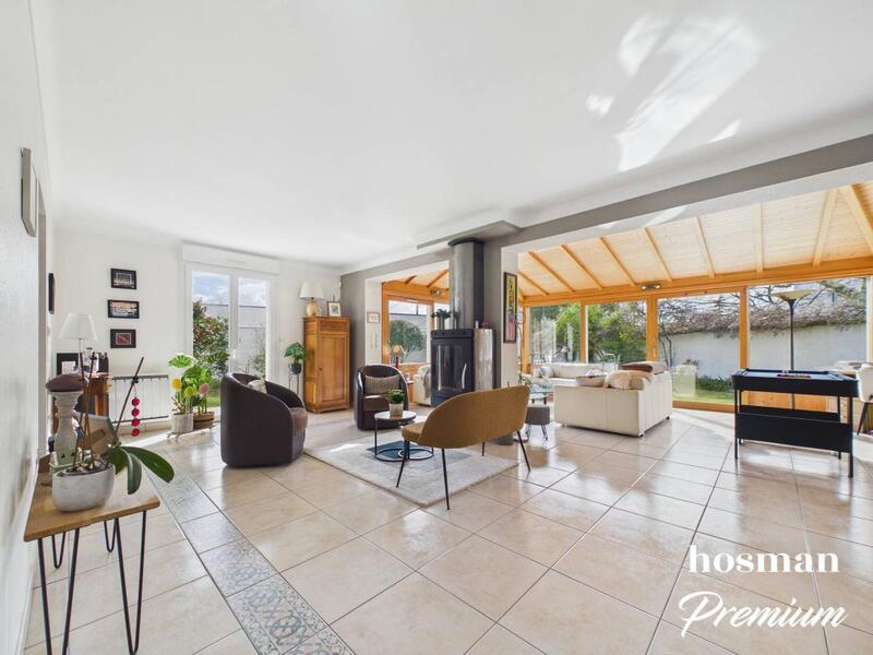 Maison - 201 m² - 7 pièces