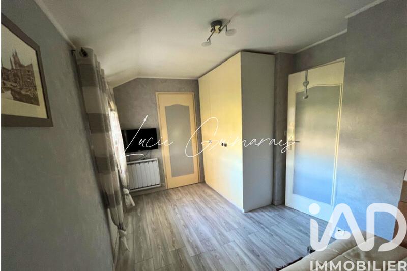 Maison - 99 m² - 6 pièces