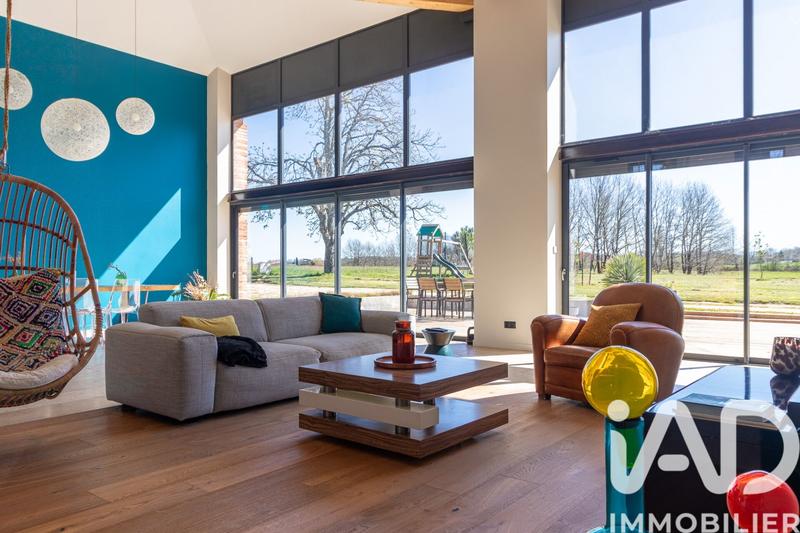 Maison - 415 m² - 7 pièces