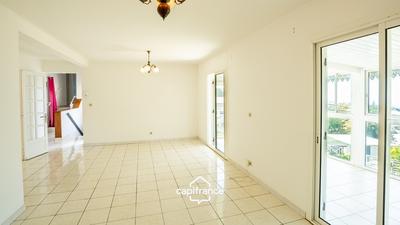 Maison - 96 m² - 4 pièces