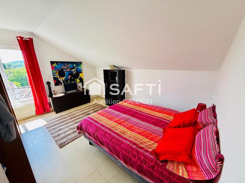 Maison - 202 m² - 7 pièces