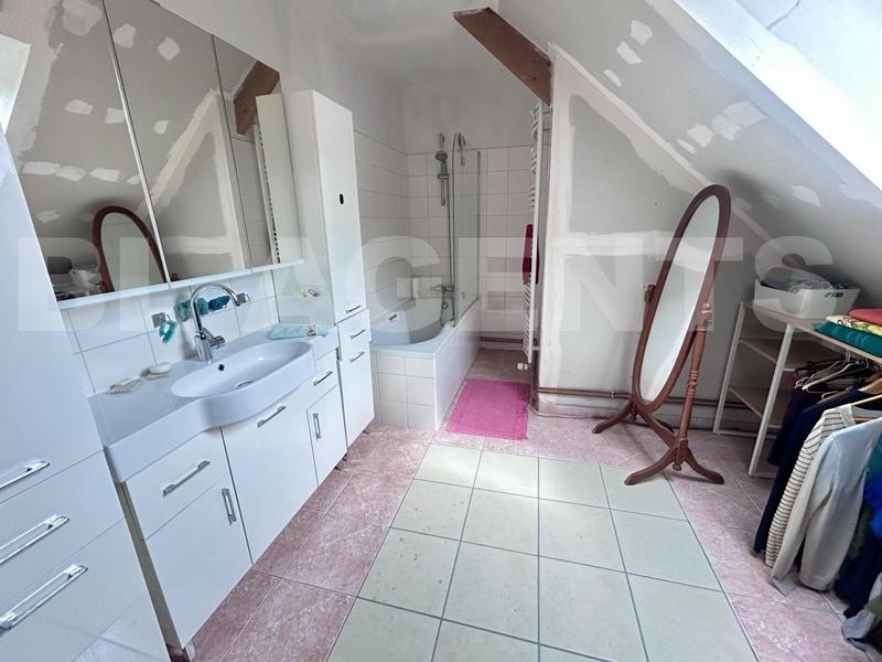 Maison traditionnelle - 165 m² - 7 pièces