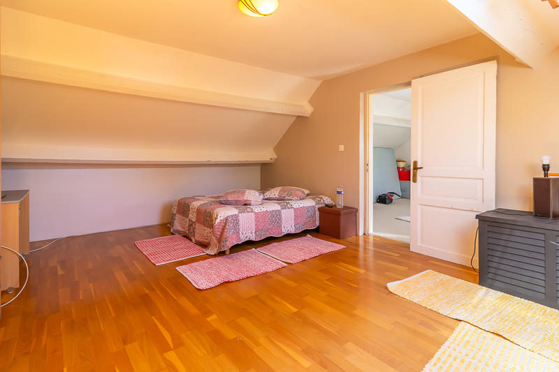 Maison - 80 m² - 5 pièces