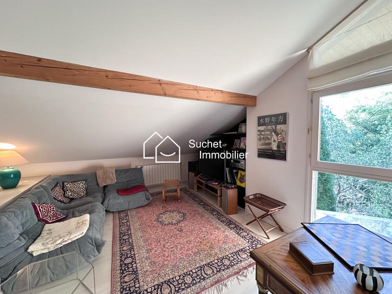 Maison - 200 m² - 9 pièces