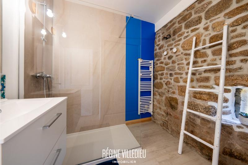 Maison - 296 m² - 11 pièces