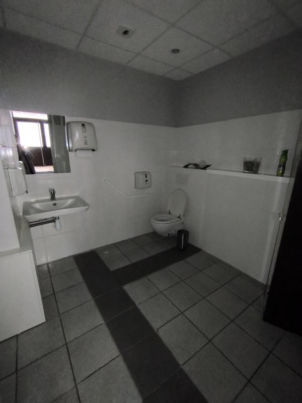 Local commercial - 136 m²