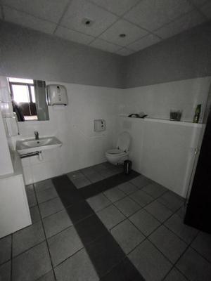 Local commercial - 136 m²