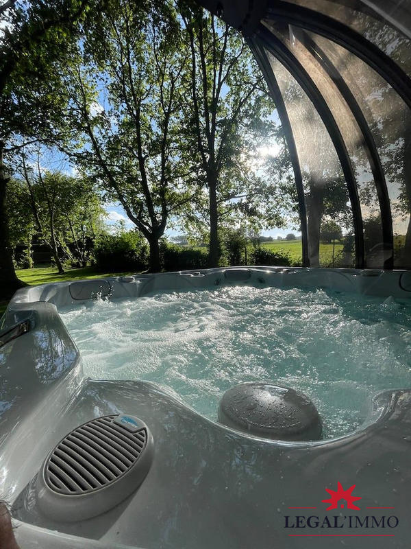 Villa - 248 m² - 7 pièces