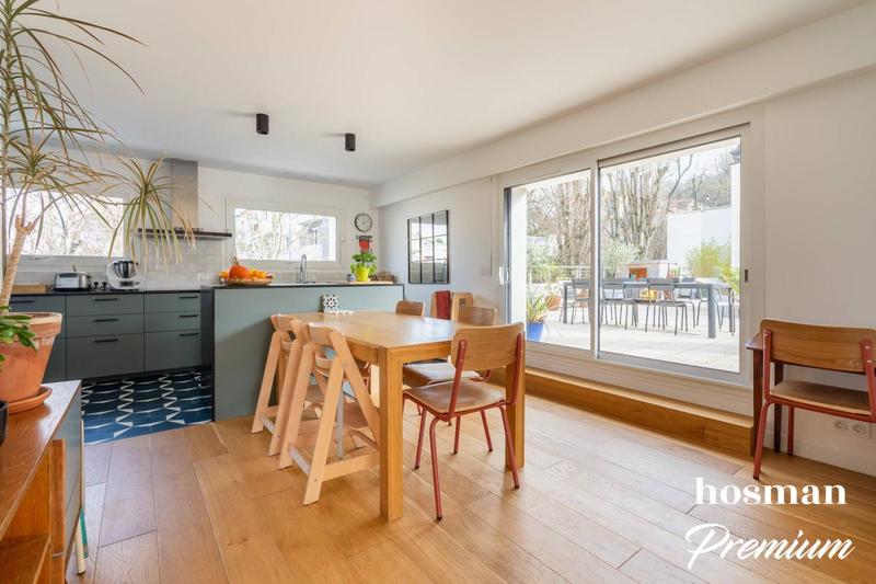 Appartement - 211 m² - 6 pièces