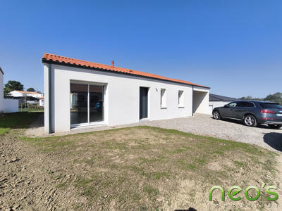 Maison traditionnelle - 82 m² - 4 pièces