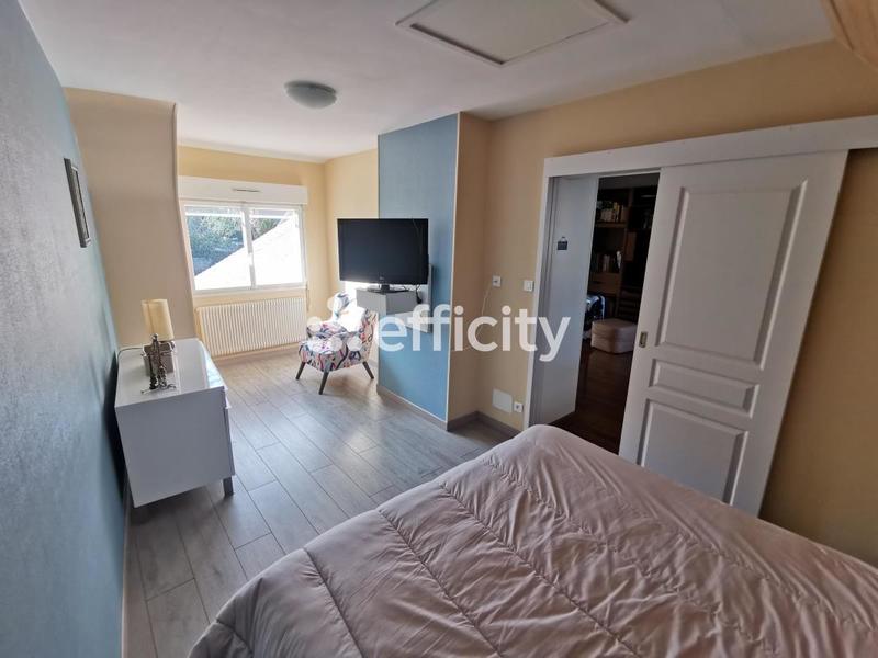 Maison - 142 m² - 7 pièces