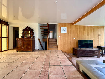 Maison - 300 m² - 10 pièces