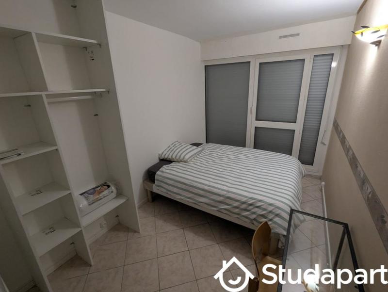 Chambre - 9 m² - 1 pièce