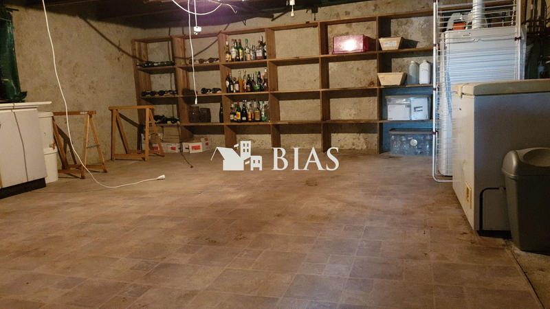 Maison - 246 m² - 9 pièces