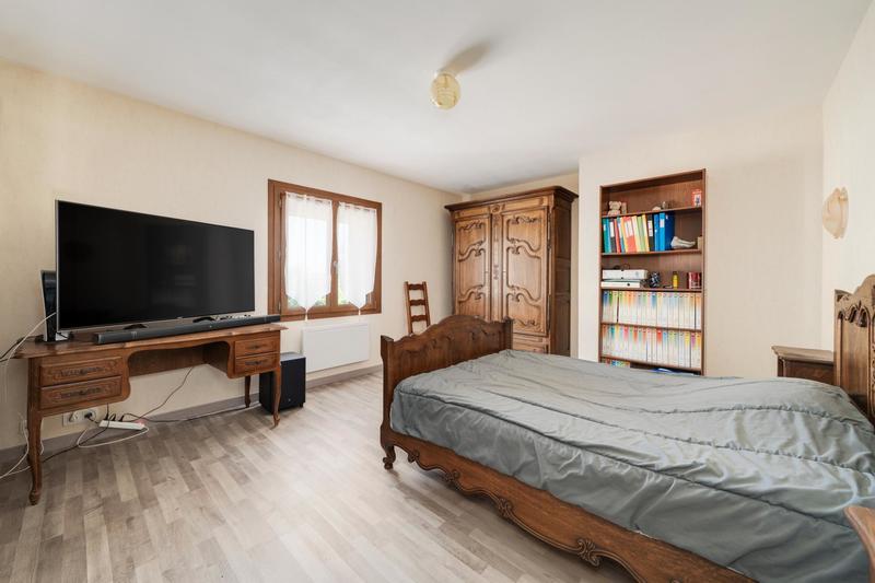 Maison - 214 m² - 5 pièces