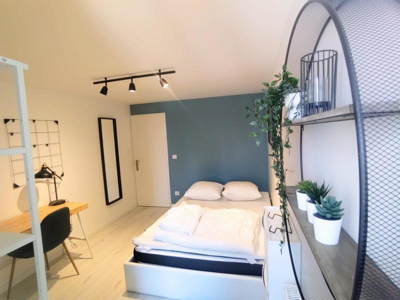 Chambre - 241 m² - 1 pièce