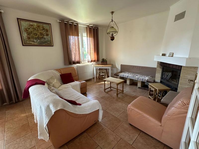 Maison - 96 m² - 6 pièces