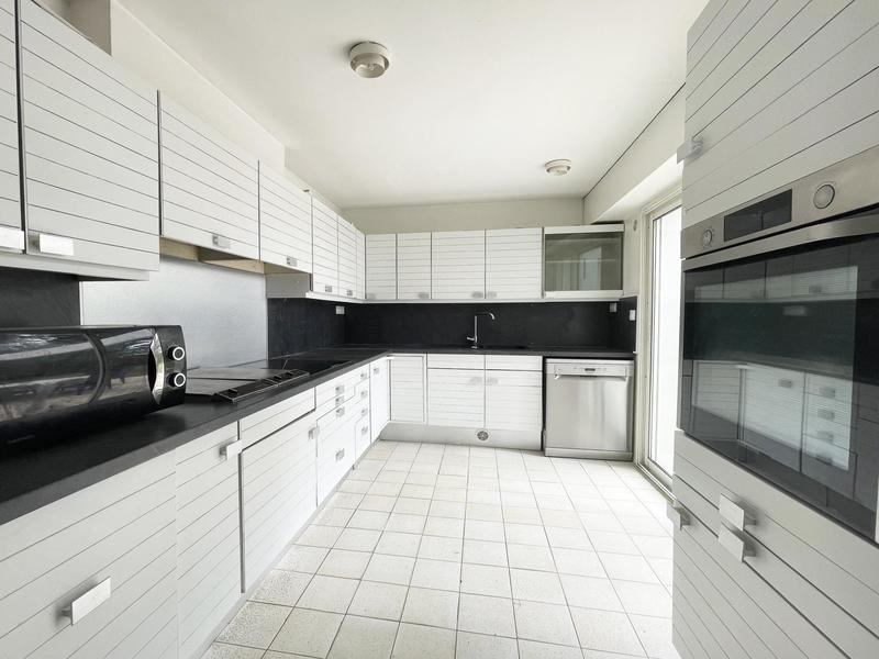 Villa - 213 m² - 6 pièces