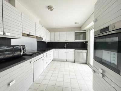 Villa - 213 m² - 6 pièces