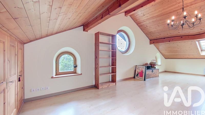 Maison - 258 m² - 5 pièces