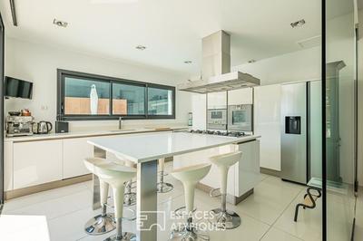 Maison d'architecte - 252 m² - 6 pièces