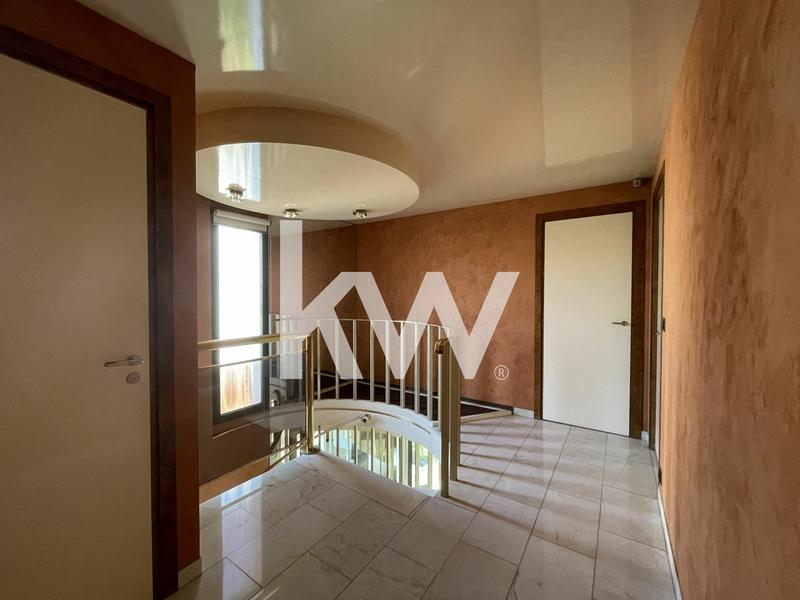 Maison d'architecte - 258 m² - 6 pièces