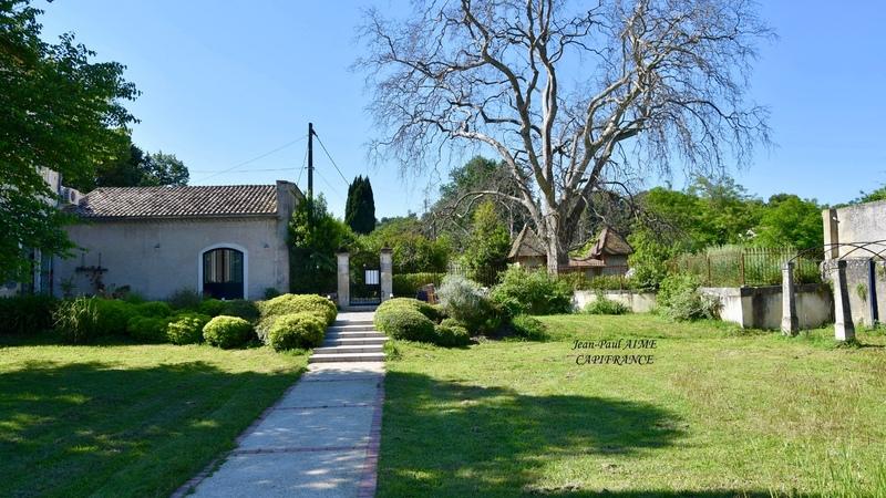 Propriété - 675 m² - 21 pièces