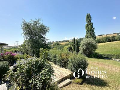 Maison - 220 m² - 7 pièces