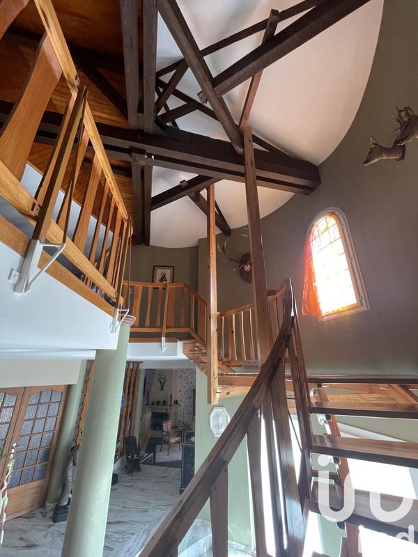 Maison - 317 m² - 12 pièces