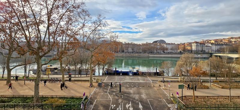 Appartement - 184 m² - 6 pièces