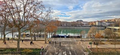 Appartement - 184 m² - 6 pièces