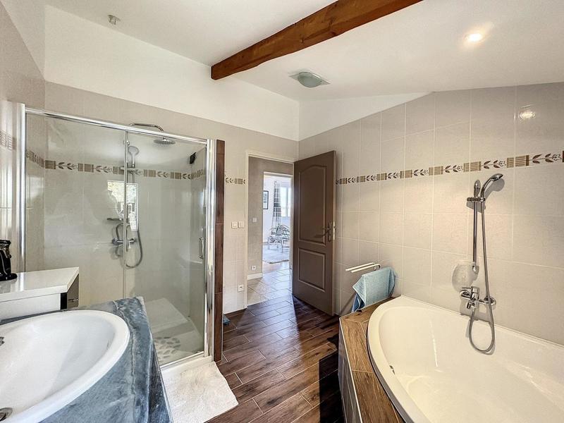 Maison - 182 m² - 6 pièces